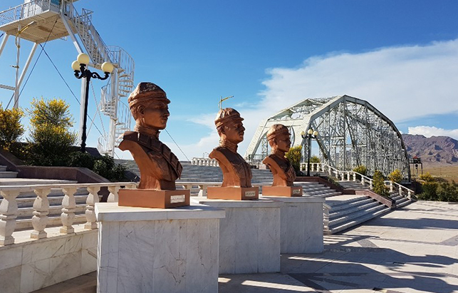 داستان مقاومت ۴۸ ساعته سه سرباز ایرانی در مقابل ارتش شوروی داستان مقاومت ۴۸ ساعته سه سرباز ایرانی در مقابل ارتش شوروی