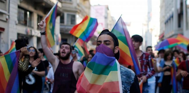 برگزاری نشست خبری «رویداد غرورانگیز» همجنس گرایان در باکو 