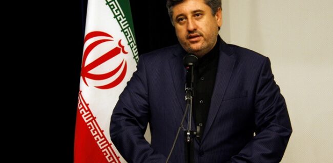 زبان فارسی سازنده‌ی هویت ملّی ایرانیان در طول قرن‌هاست