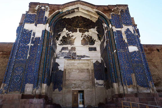 مسجد کبود؛ شکوه فیروزهای ایران در عصر «قرهقویونلوها»