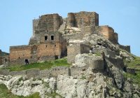 قلعهی بابک نماد پیوستگی تـاریخی و وحدت ملی در ایران زمین قلعهی بابک نماد پیوستگی تـاریخی و وحدت ملی در ایران زمین
